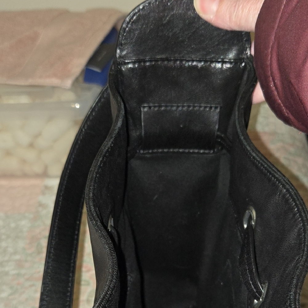 Frye Black Leather Shoulder Bag EUC - Picture 12 of 16